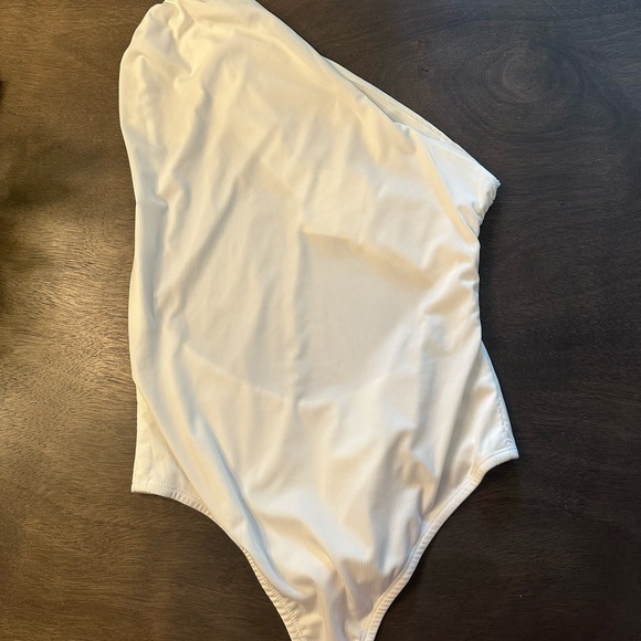 One shoulder backless bodysuit - Picture 2 of 3